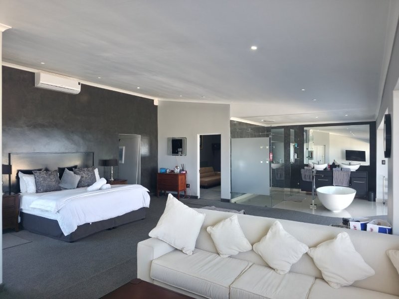 5 Bedroom Property for Sale in Jeffreys Bay Central Eastern Cape